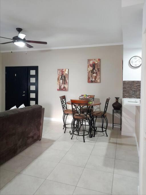 Choose To Be Happy At Brompton Estates - One And Two Bedroom With Pool Kingston Exterior foto
